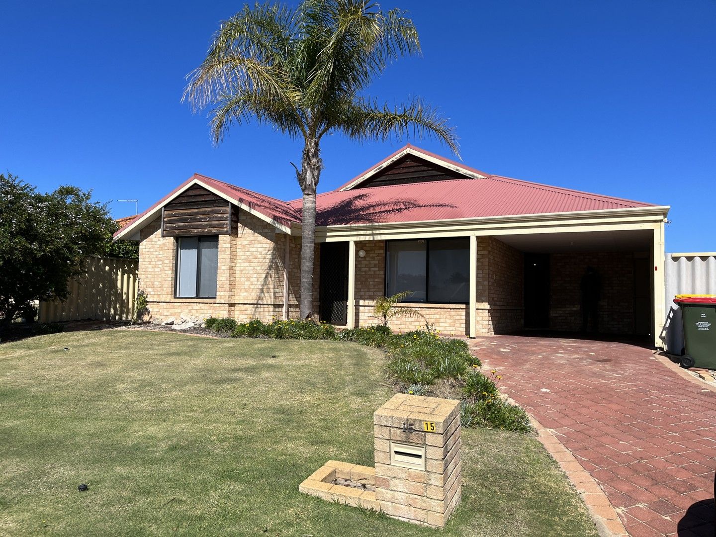 4 bedrooms House in 15 Rover Court QUINNS ROCKS WA, 6030