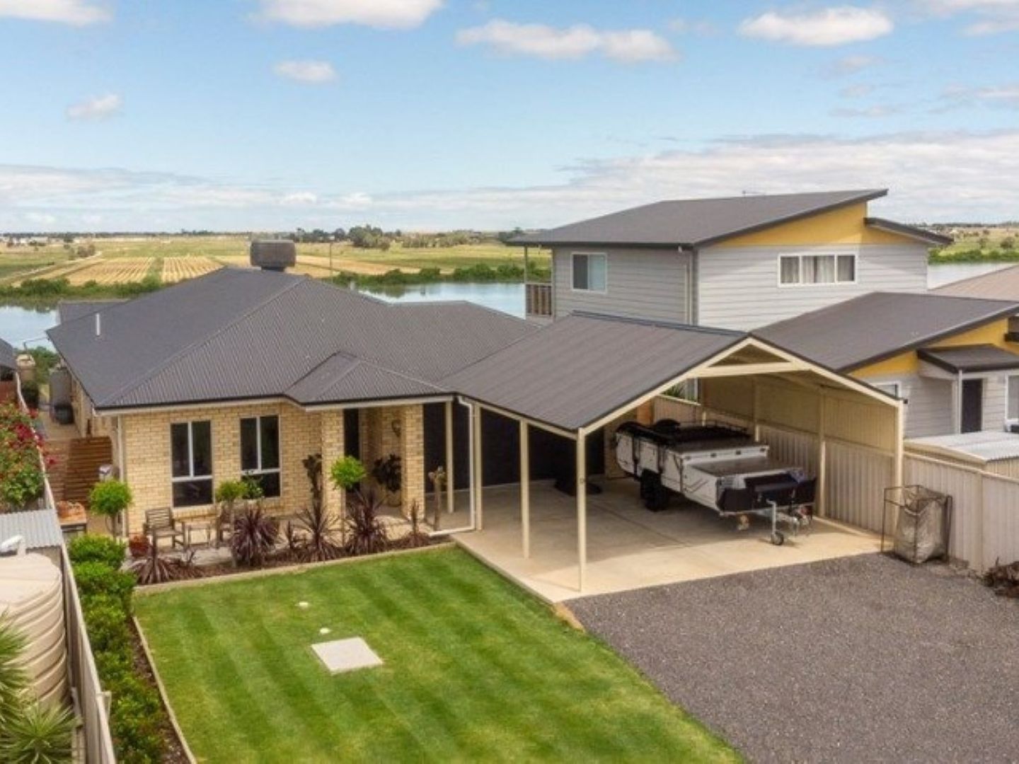 9 Sunnybank Place, Tailem Ben Property History & Address Research