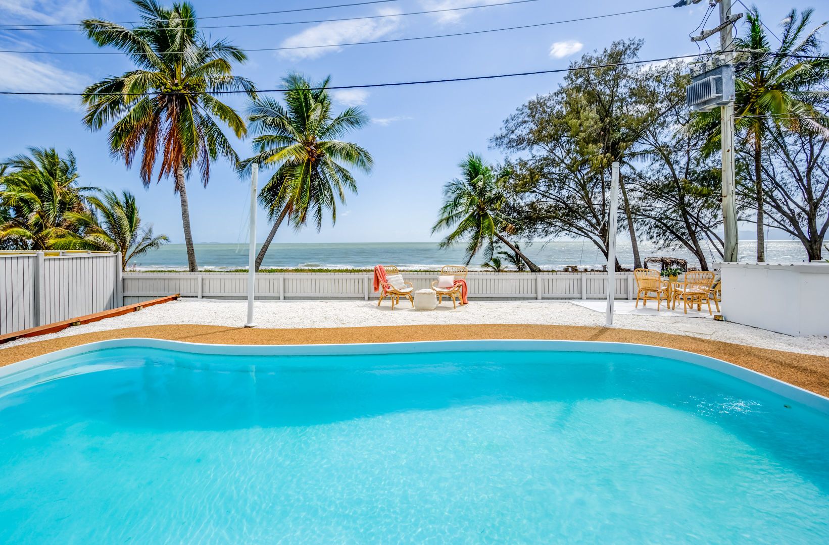 73 Cay Street, Saunders Beach QLD 4818