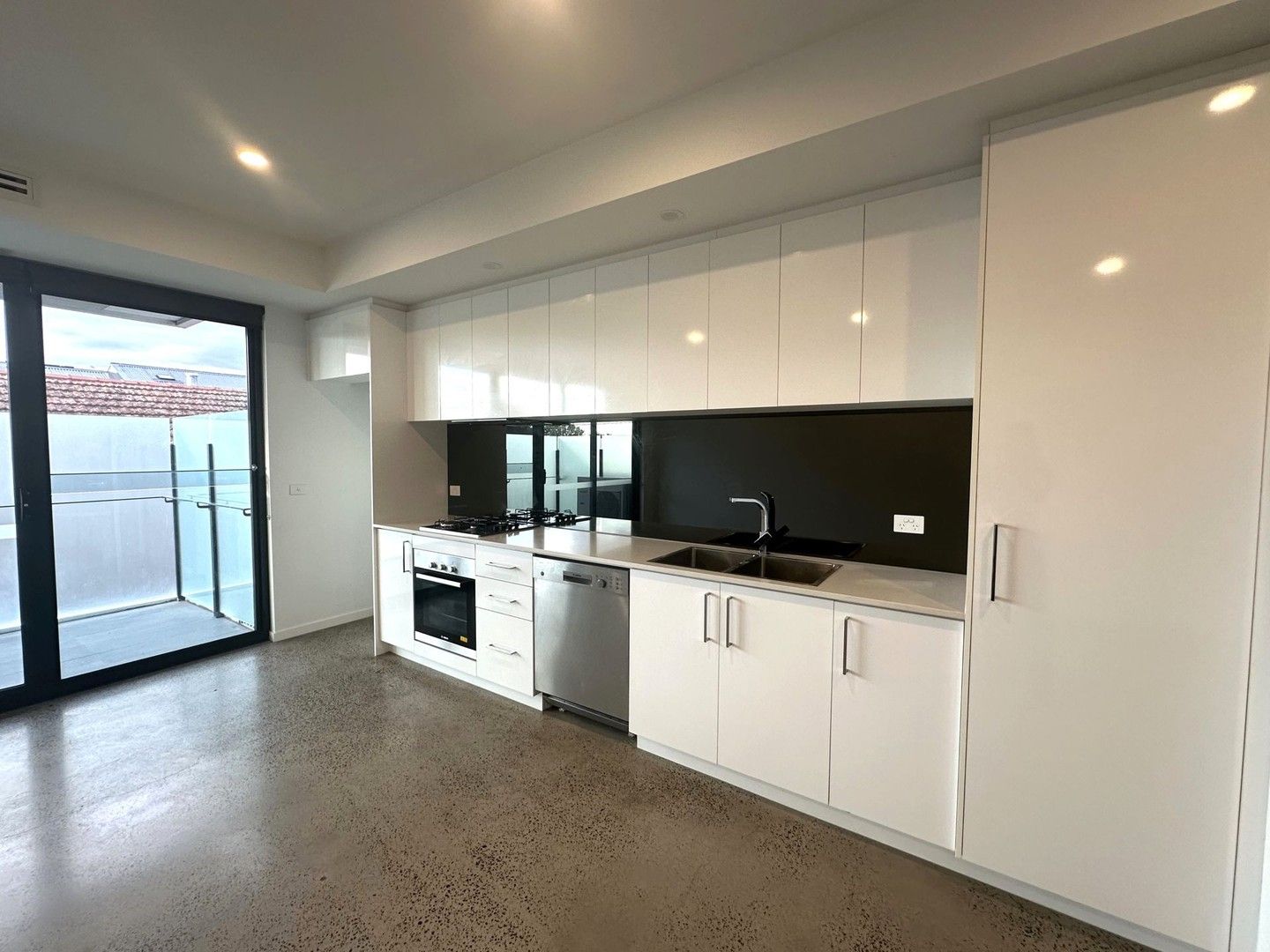 2 bedrooms Apartment / Unit / Flat in 104/2 Stanley Parade CAULFIELD NORTH VIC, 3161