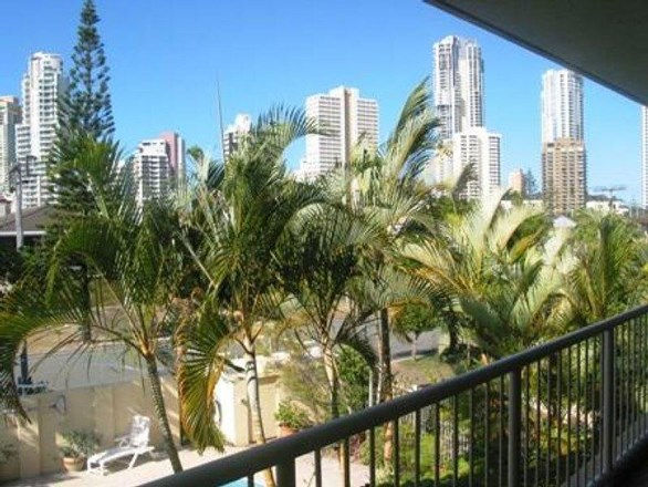 6/2 Adori Street, Surfers Paradise QLD 4217