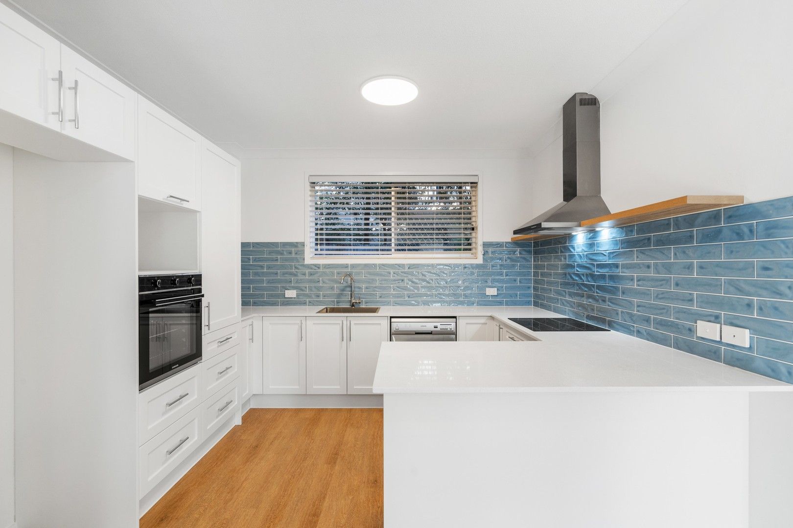 2 bedrooms Apartment / Unit / Flat in 2/12 Parr Street BIGGERA WATERS QLD, 4216