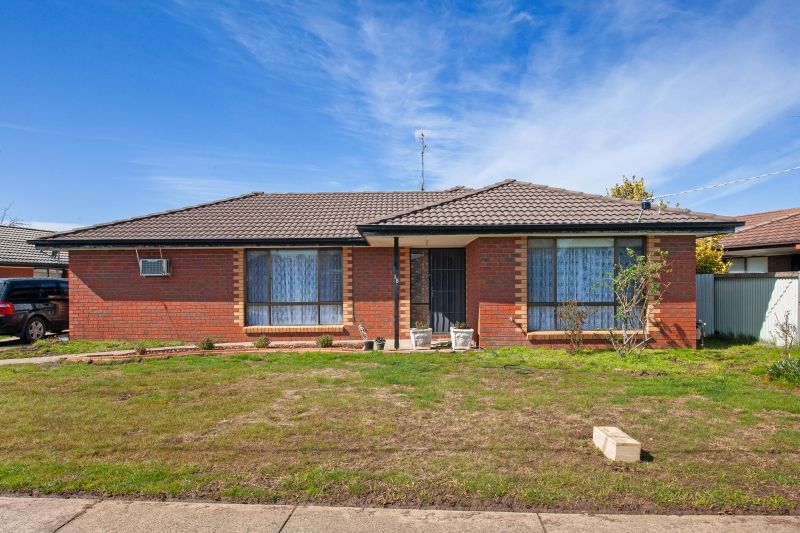 4 bedrooms House in 15 Iona Drive SEBASTOPOL VIC, 3356