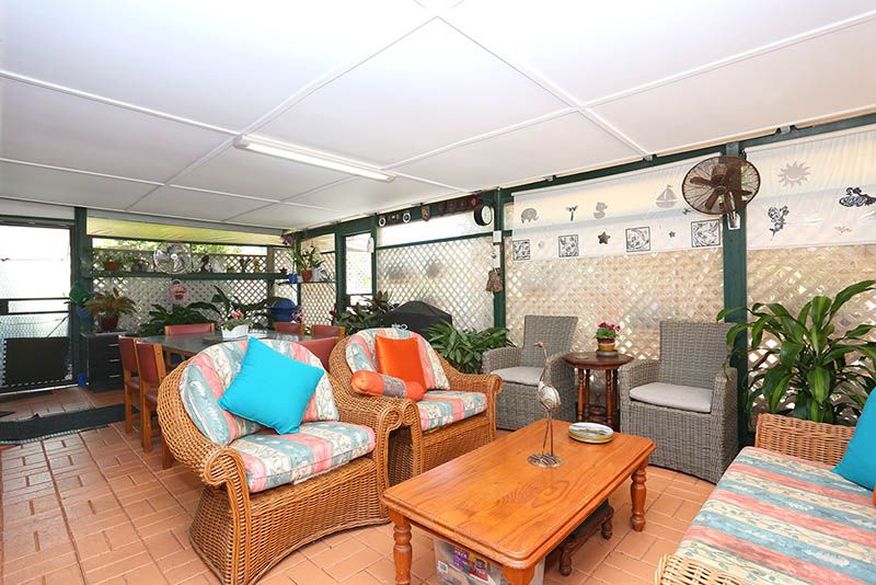 27 Pheasant Avenue, Banksia Beach QLD 4507, Image 2