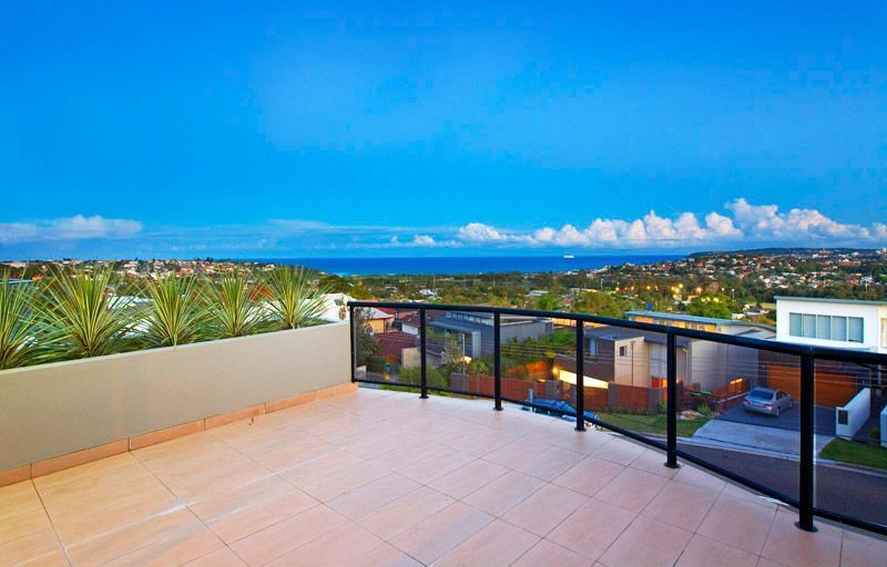 3 bedrooms Terrace in 194 Headland Road NORTH CURL CURL NSW, 2099