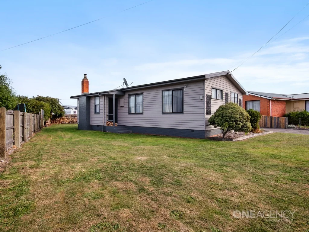 16 Bugg Street, Smithton TAS 7330