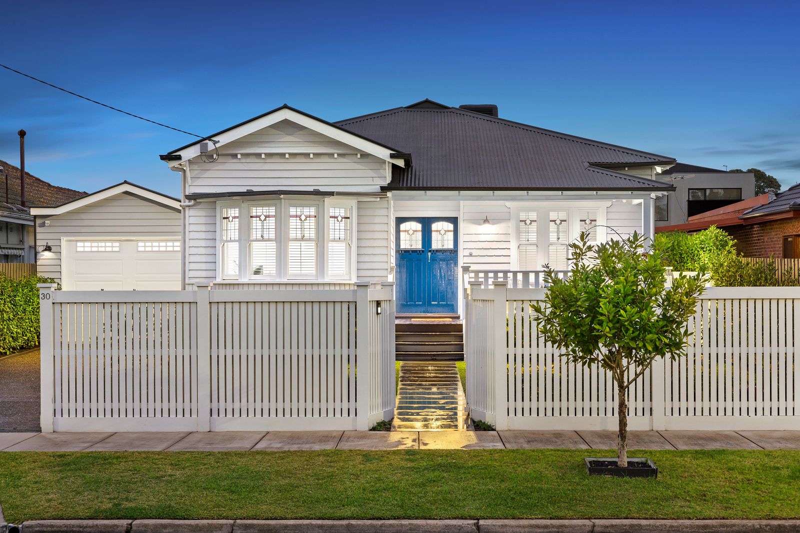 4 bedrooms House in 30 Tovan Akas Avenue BENTLEIGH VIC, 3204