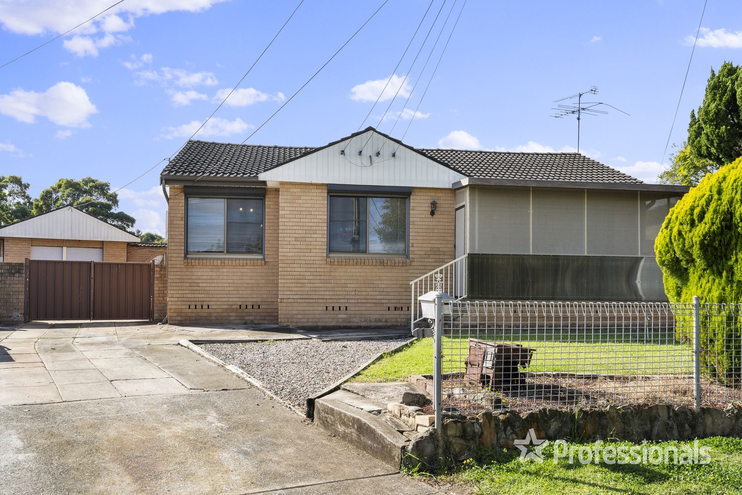 11 Edward Street, Lurnea NSW 2170, Image 0