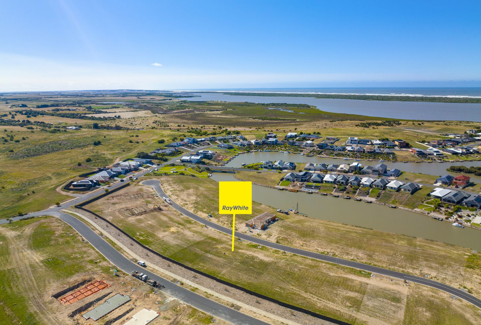 15 Tyro Parade, Hindmarsh Island SA 5214, Image 2