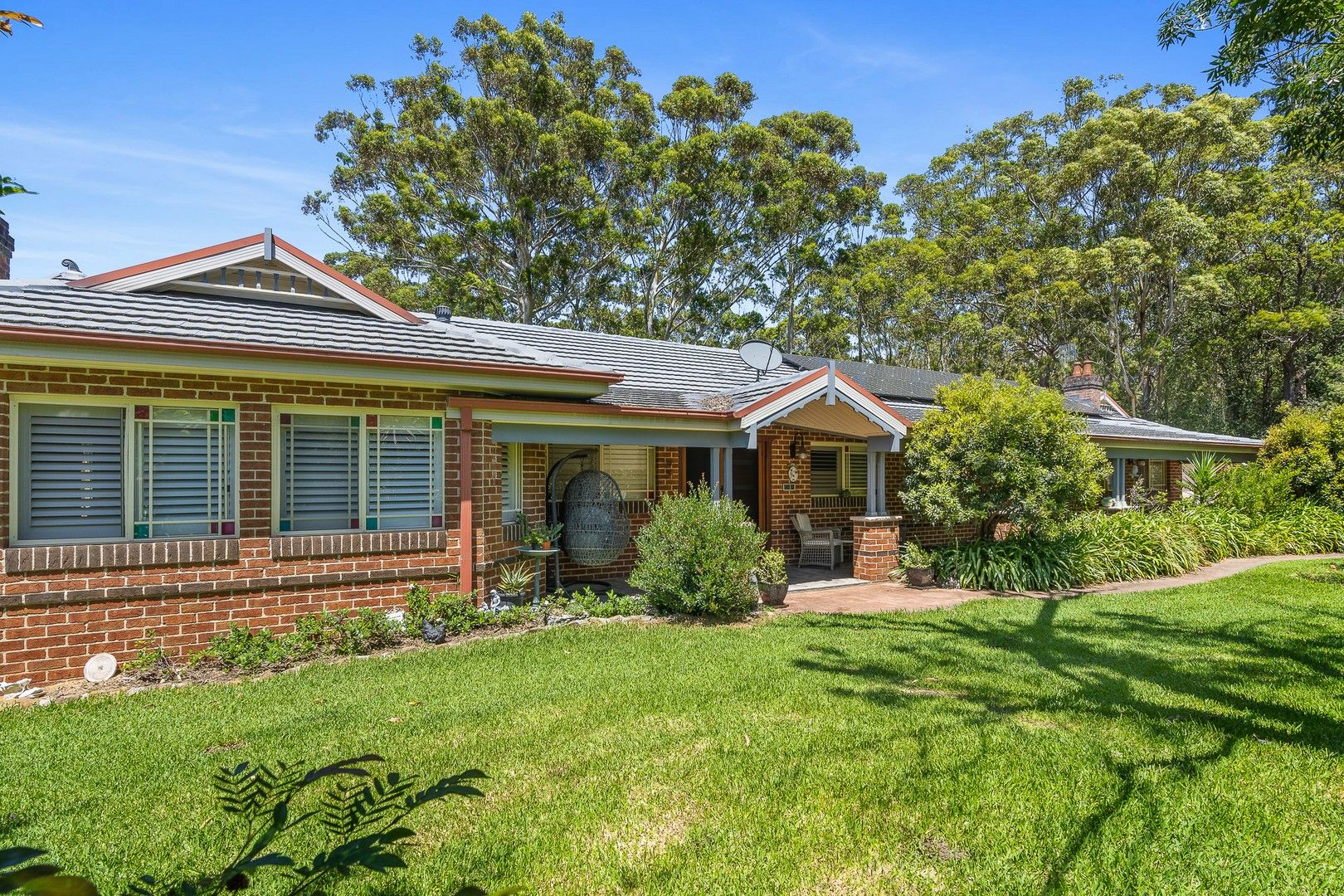 5 bedrooms House in 192a Matron Porter Drive MOLLYMOOK BEACH NSW, 2539