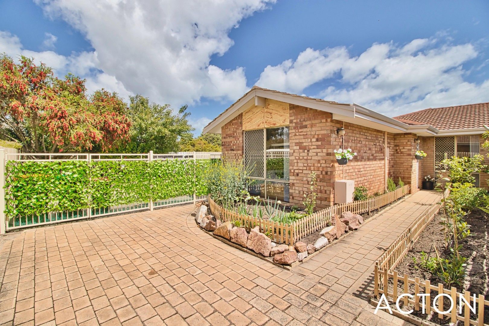 2/7 Merope Close, Rockingham WA 6168, Image 0