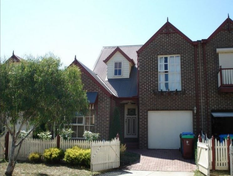 3 bedrooms House in 1/44 Sunnyside Drive BERWICK VIC, 3806