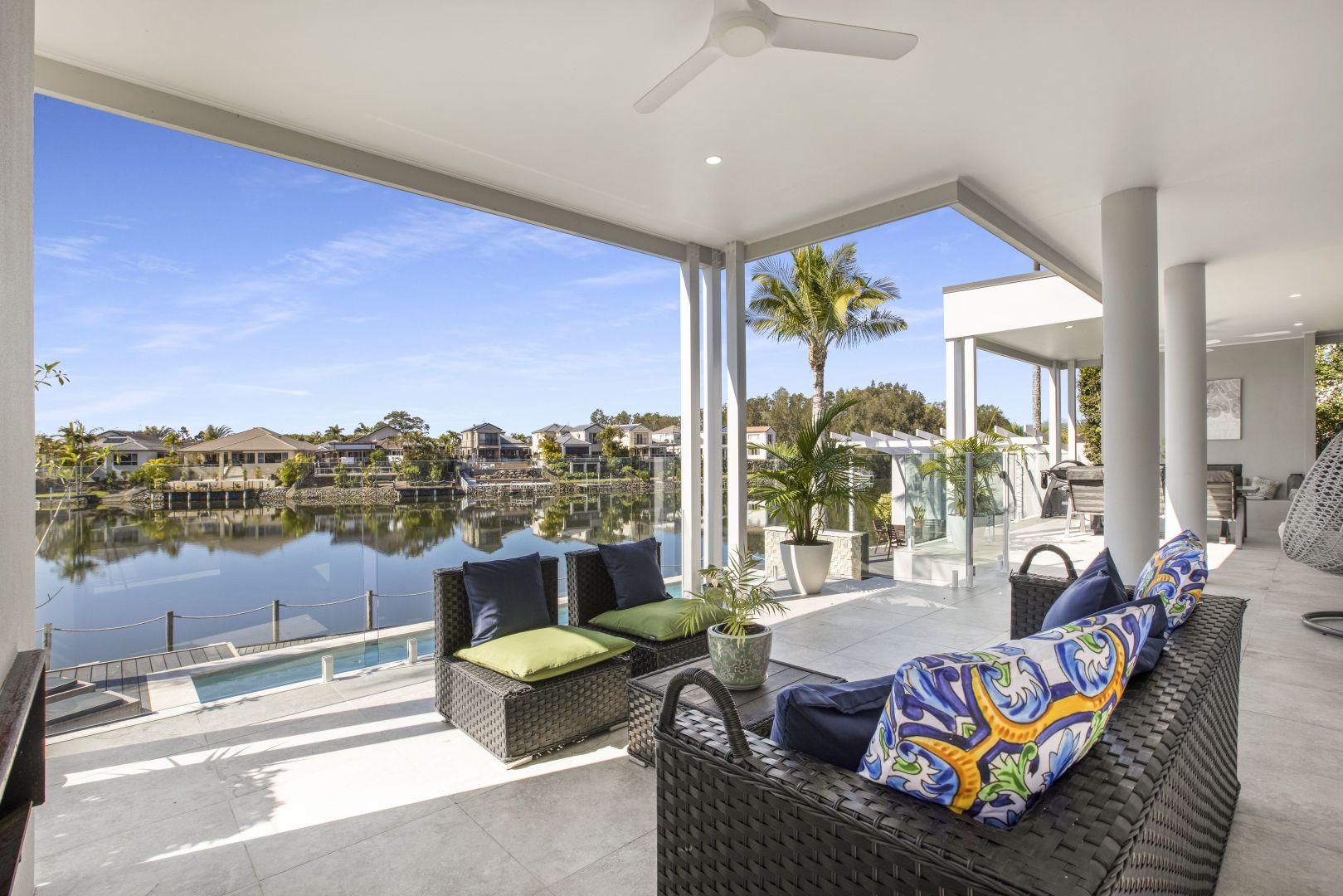 16 Staysail Crescent, Clear Island Waters QLD 4226, Image 2