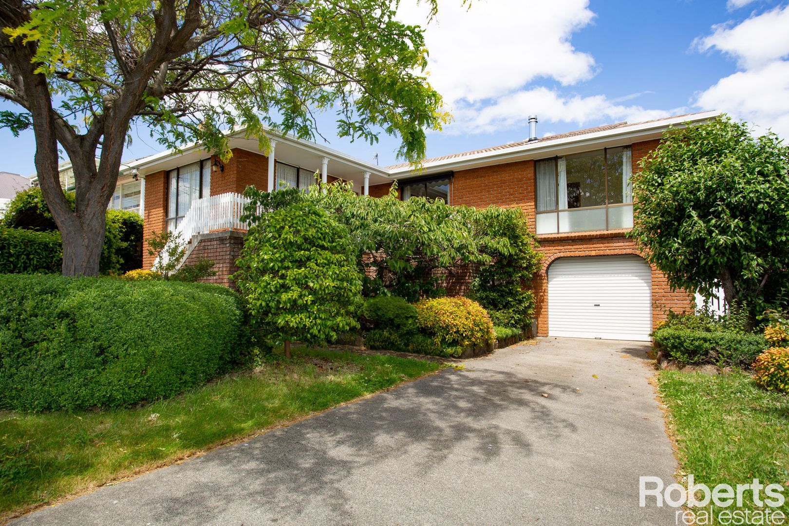 57 Cornwall Crescent, Newnham Property History & Address Research