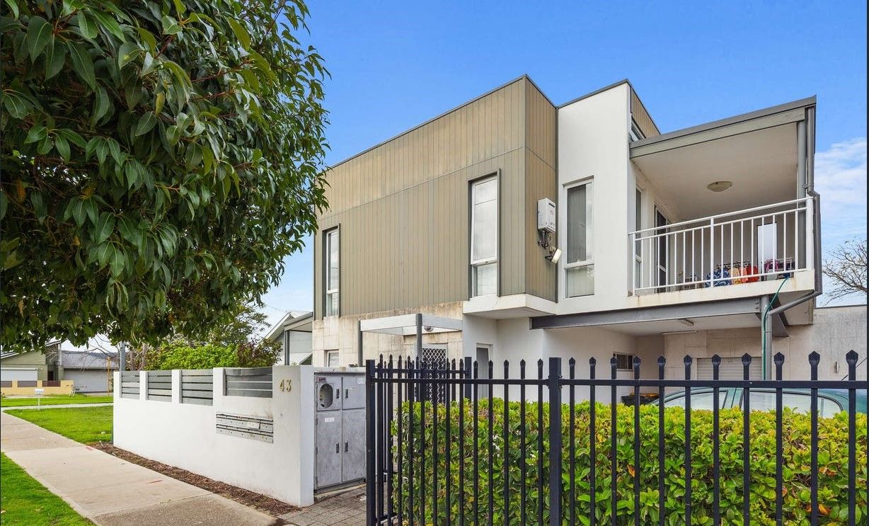 2 bedrooms Apartment / Unit / Flat in 1/43 Hooley Road MIDLAND WA, 6056