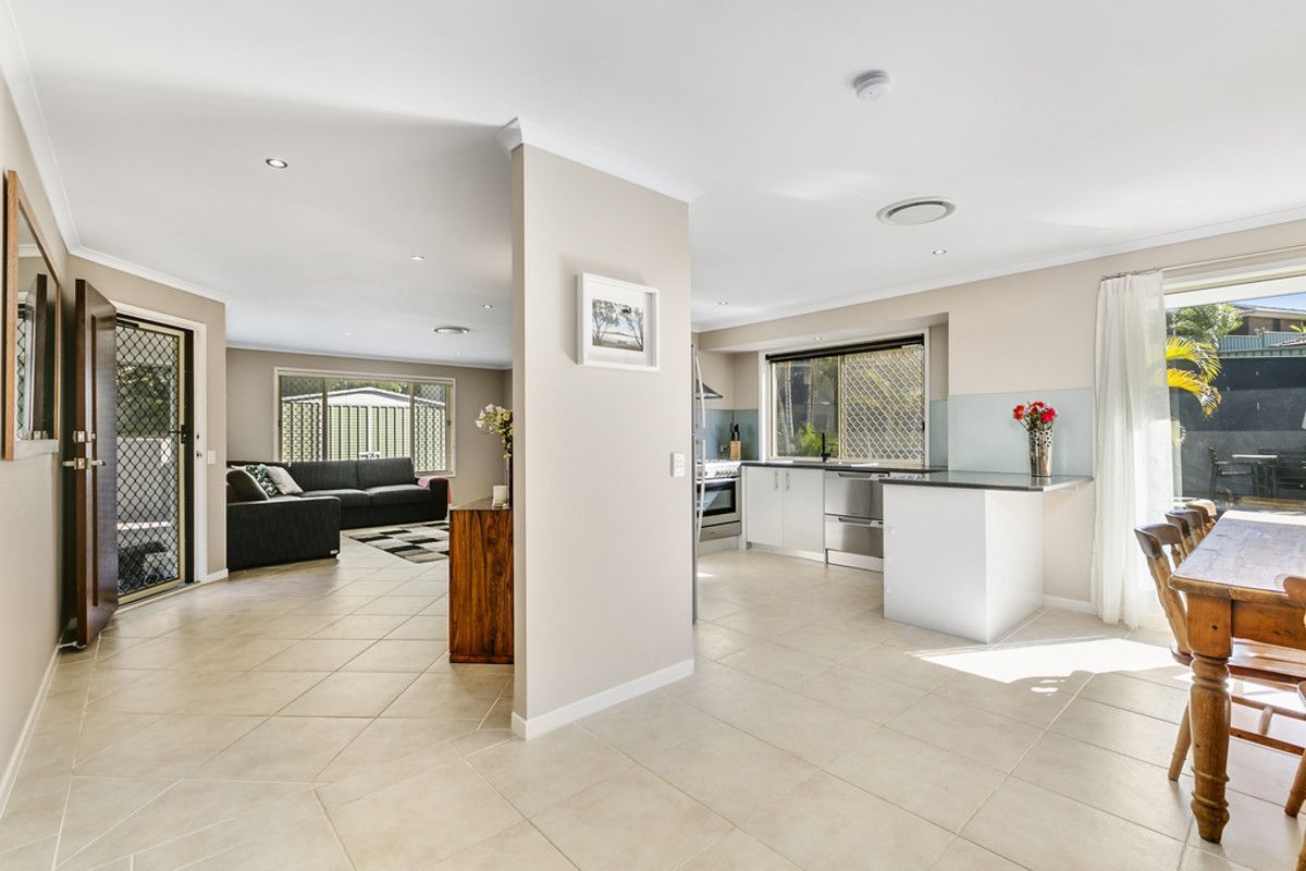 7 Pauline Place, Highland Park QLD 4211, Image 0