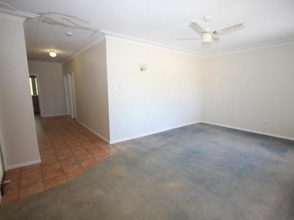 42 Vales Road, Mannering Park NSW 2259, Image 2