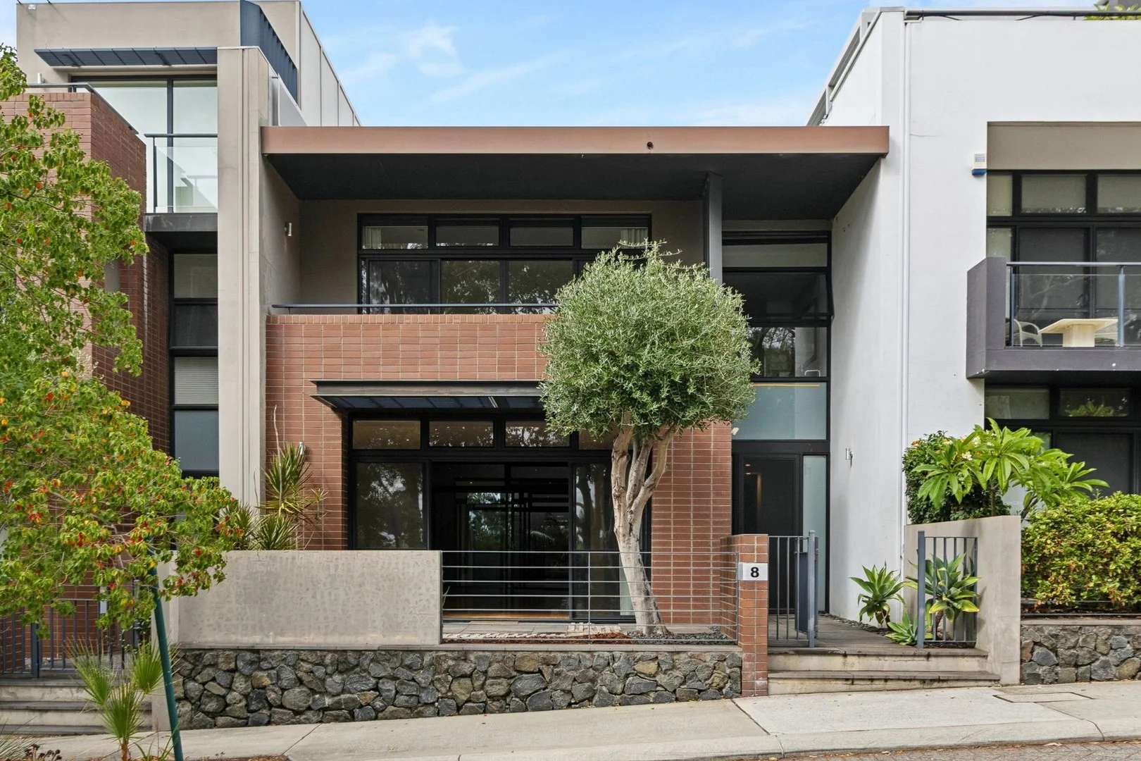 8 Lupin Hill Grove, Nedlands WA 6009