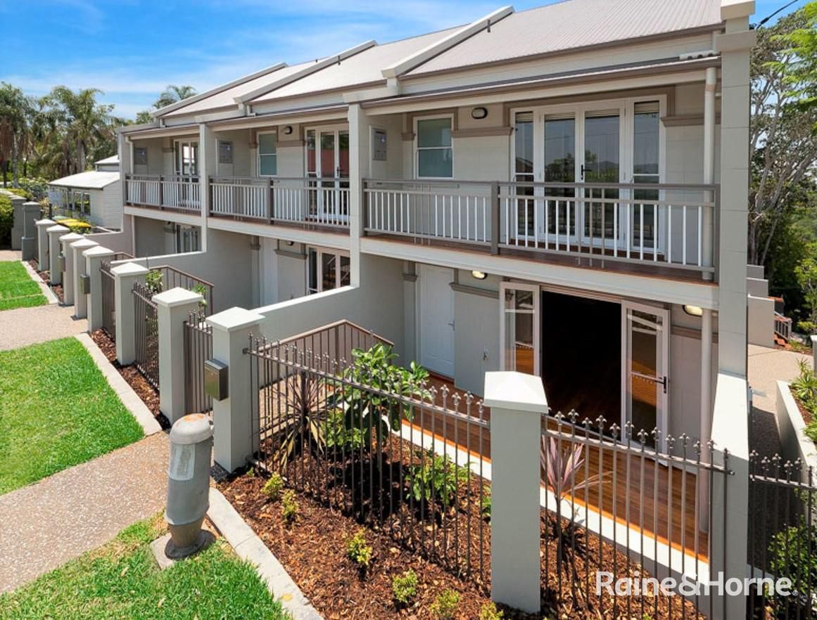 4 bedrooms Apartment / Unit / Flat in 1/88 Ryans Road ST LUCIA QLD, 4067