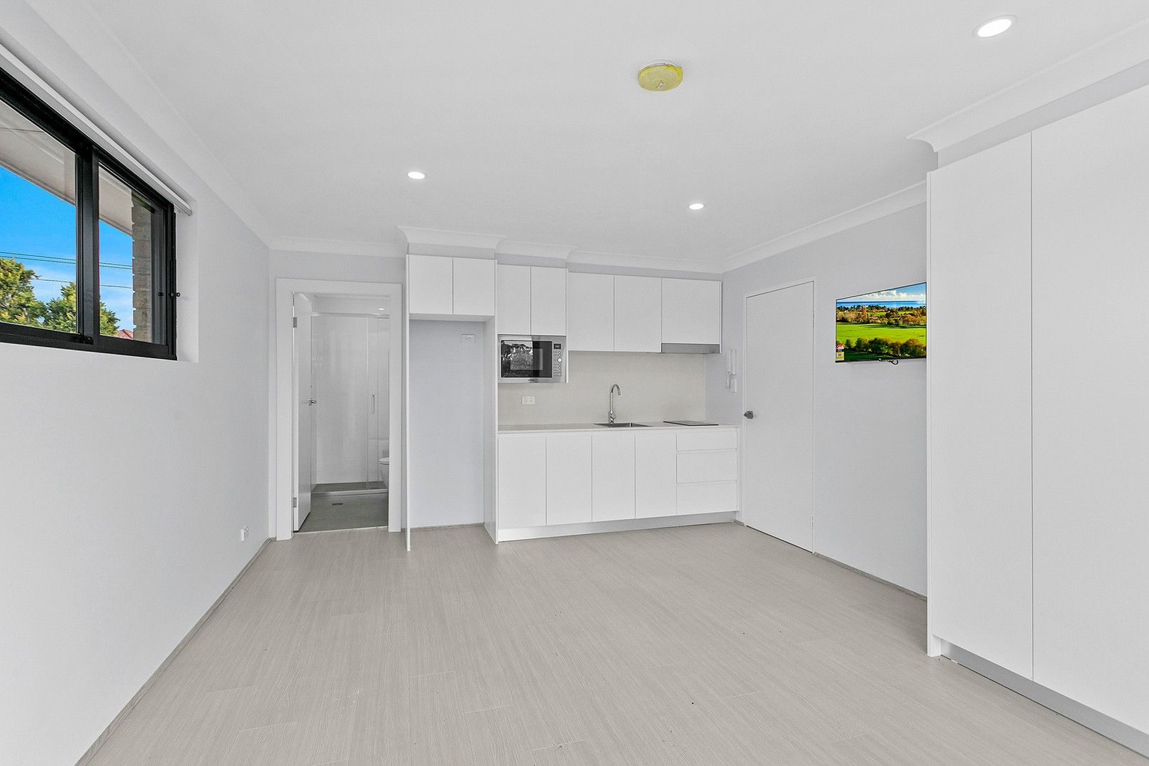 1 bedrooms Studio in 424 King Georges Road BEVERLY HILLS NSW, 2209