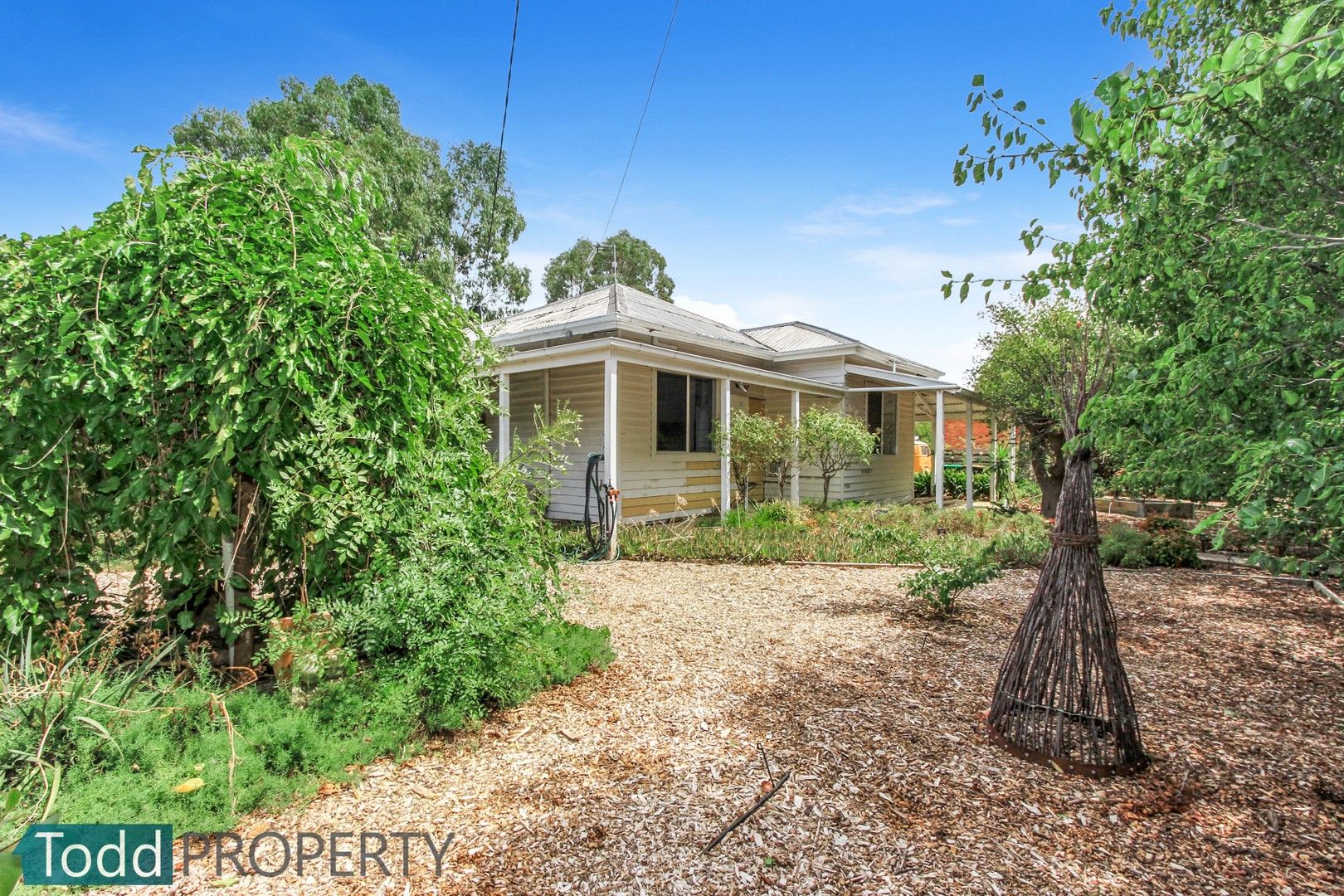 33 Ebden Street, Heathcote VIC 3523, Image 0