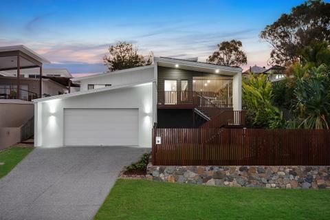 4 bedrooms House in 15 Tolkien Place COOLUM BEACH QLD, 4573