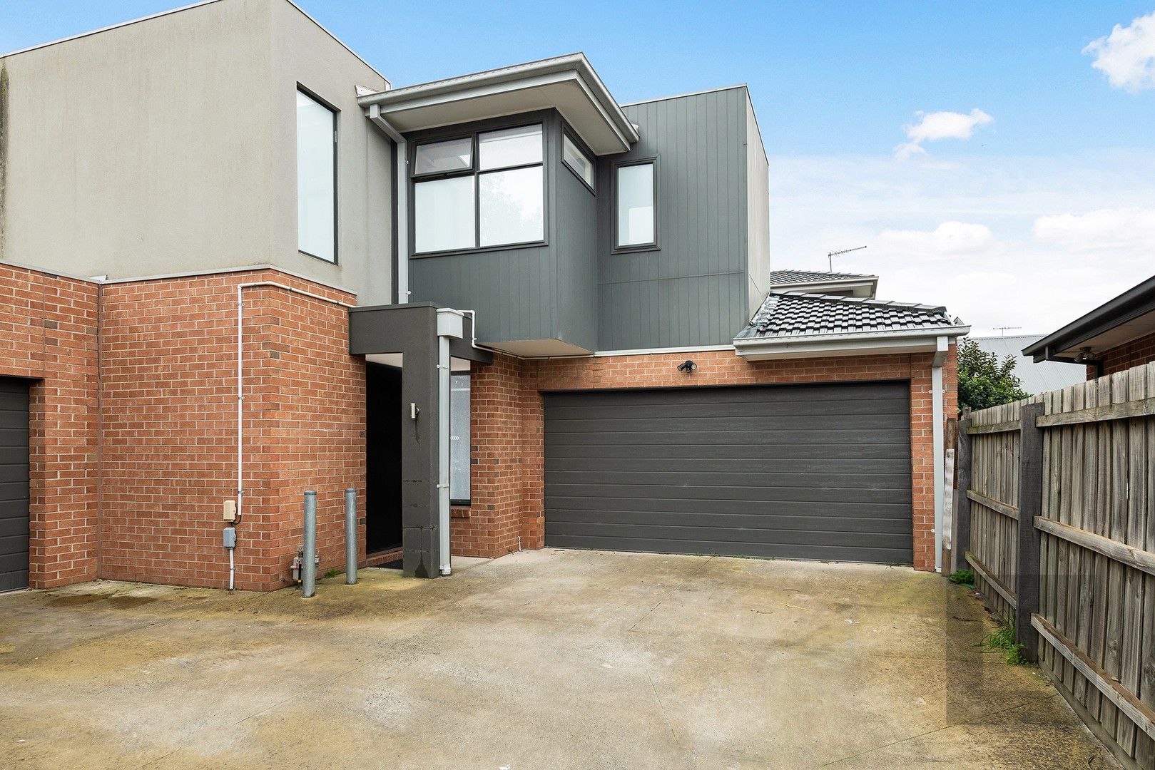 3 bedrooms Townhouse in 3/8 Balmoral Street BRAYBROOK VIC, 3019