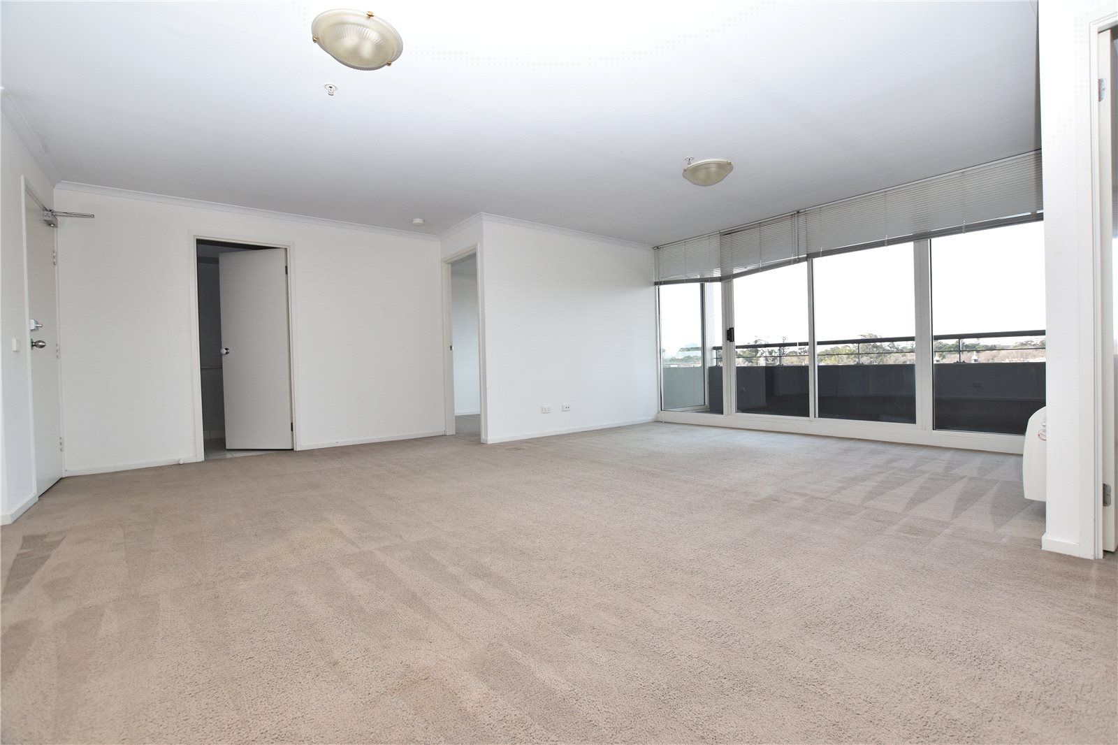 2 bedrooms Apartment / Unit / Flat in 81/416 St Kilda Road MELBOURNE VIC, 3004