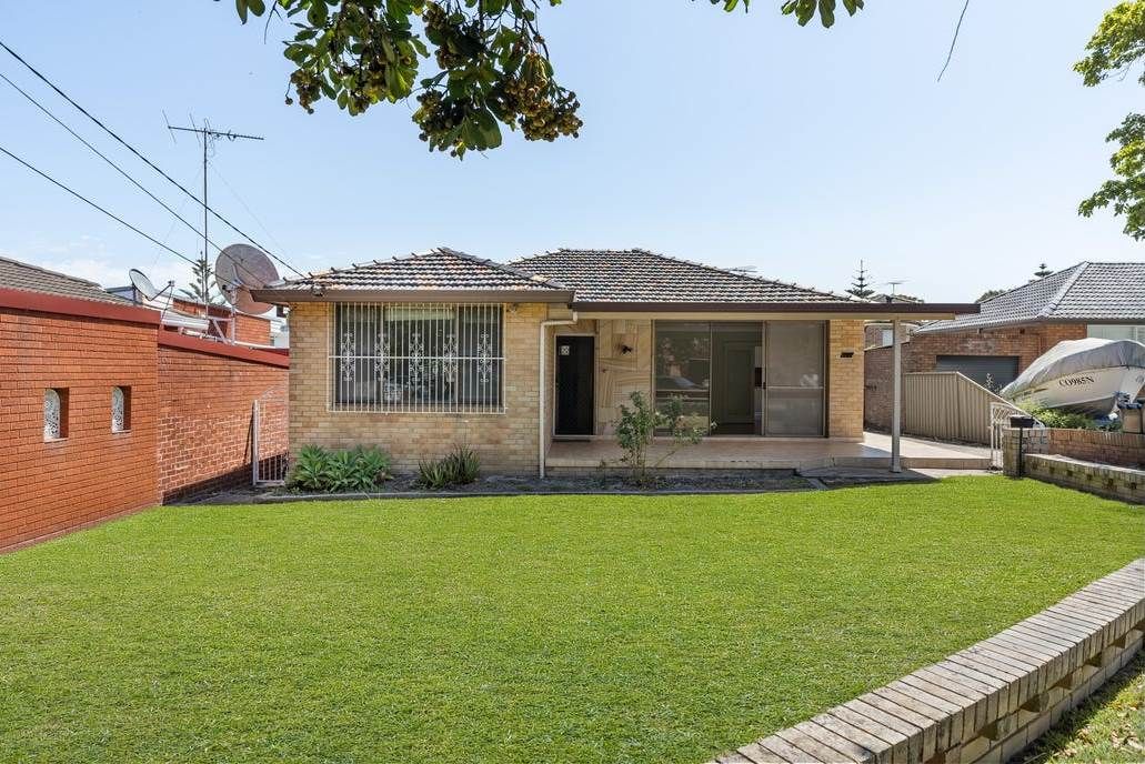 3 bedrooms House in 6 Larose Avenue MATRAVILLE NSW, 2036