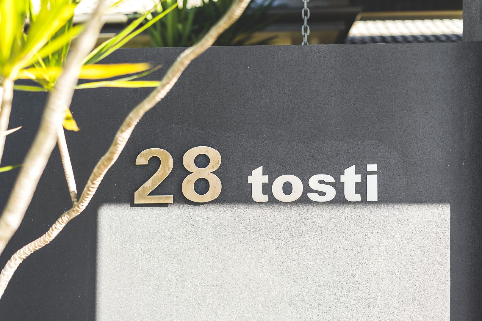 28 Tosti Street, Sorrento QLD 4217, Image 2