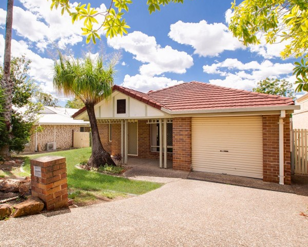 8 Willowtree Drive, Flinders View QLD 4305