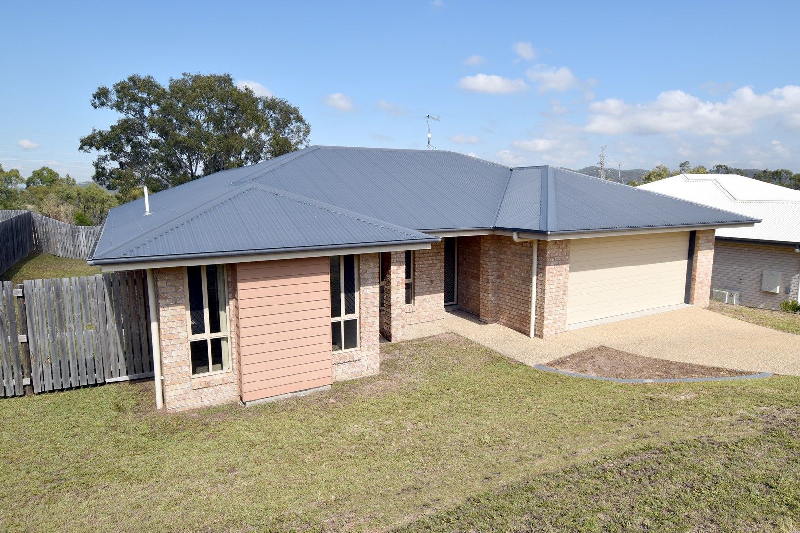 4 bedrooms House in 28 Dartmouth Close CLINTON QLD, 4680