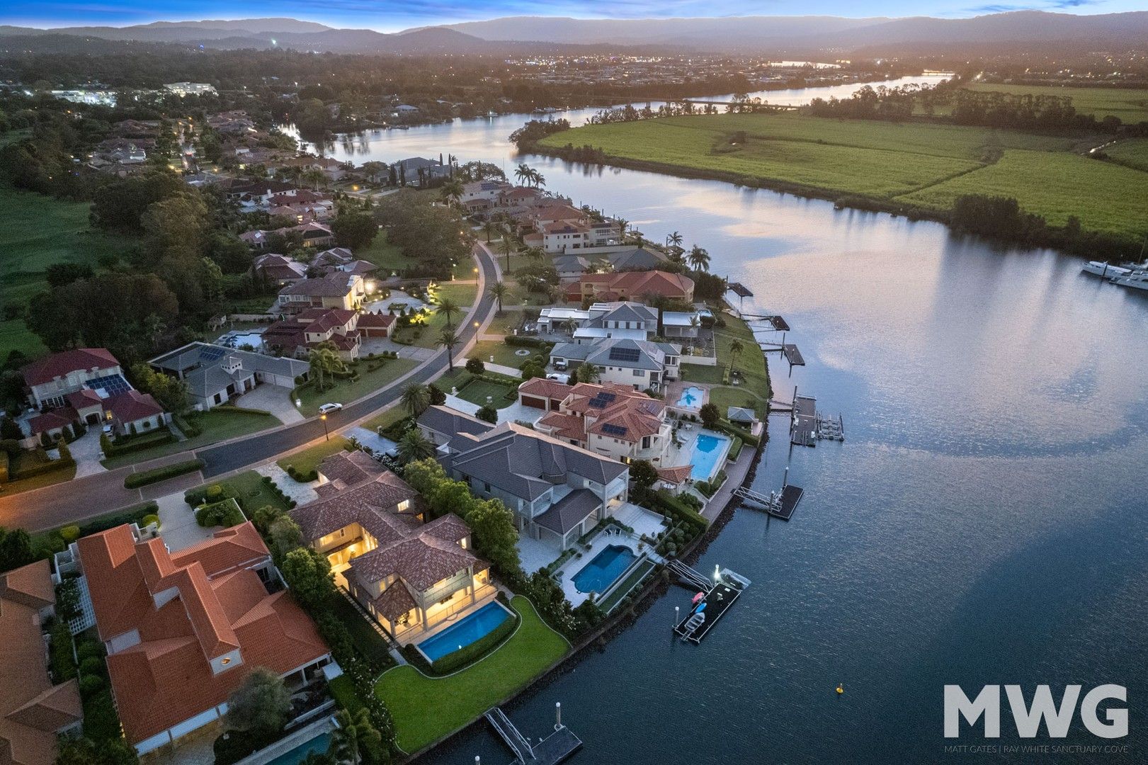 3112 Riverleigh Drive, Hope Island Property History & Address