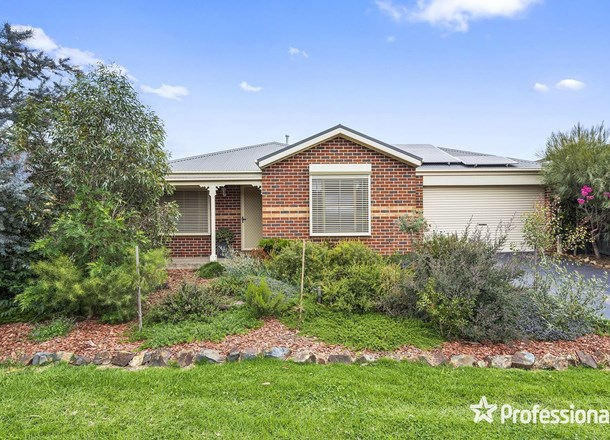 65 Pinoak Drive, Yarra Glen VIC 3775