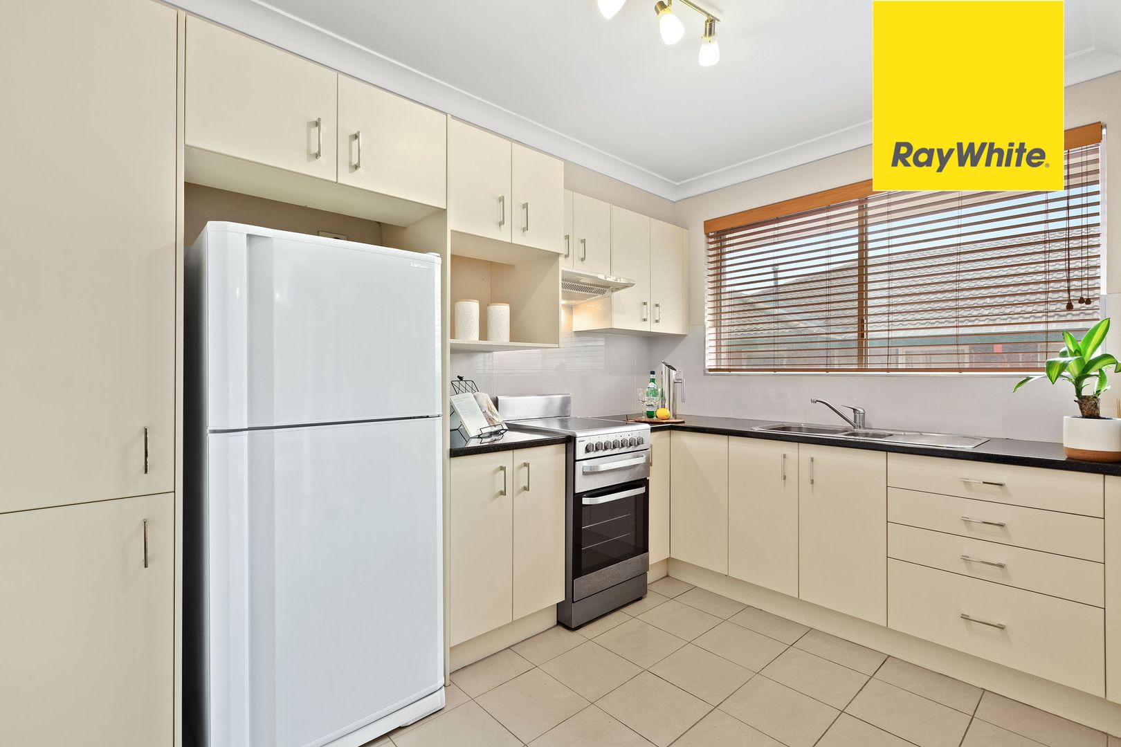 4/586 Blaxland Road, Eastwood NSW 2122, Image 2