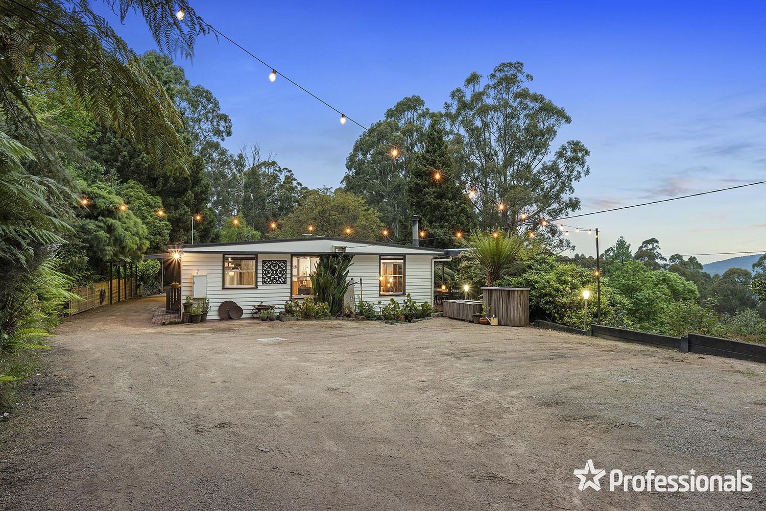 2 Farringdon Road, Kalorama VIC 3766, Image 0