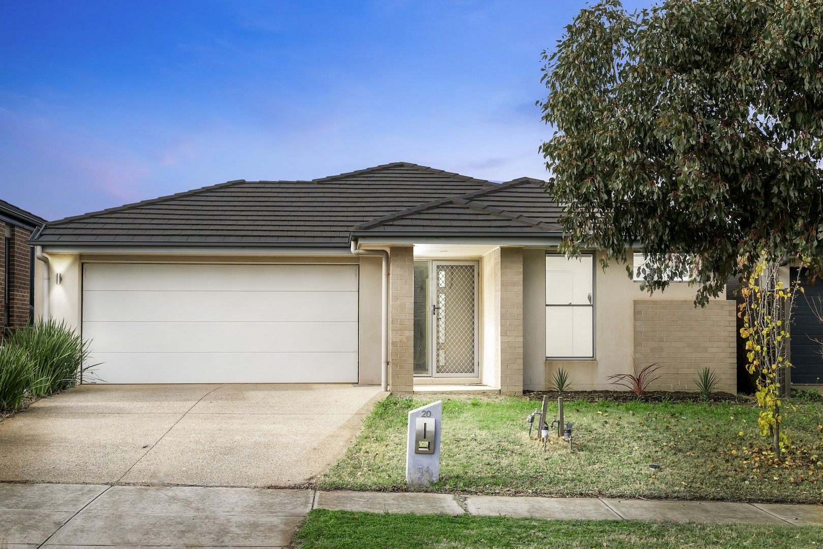 4 bedrooms House in 20 Alabaster Avenue MELTON SOUTH VIC, 3338