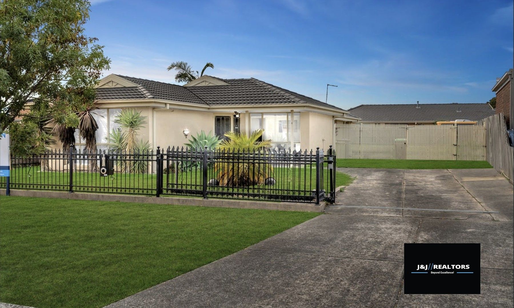 4 Meredith Close, Narre Warren South VIC 3805 House For Rent Domain