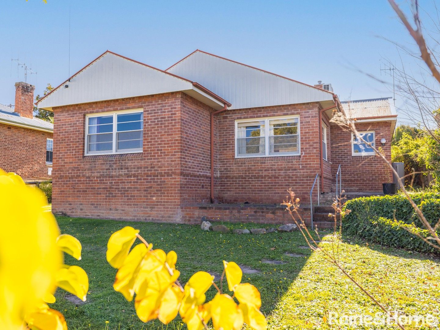 213 Stewart Street, Bathurst NSW 2795 Domain