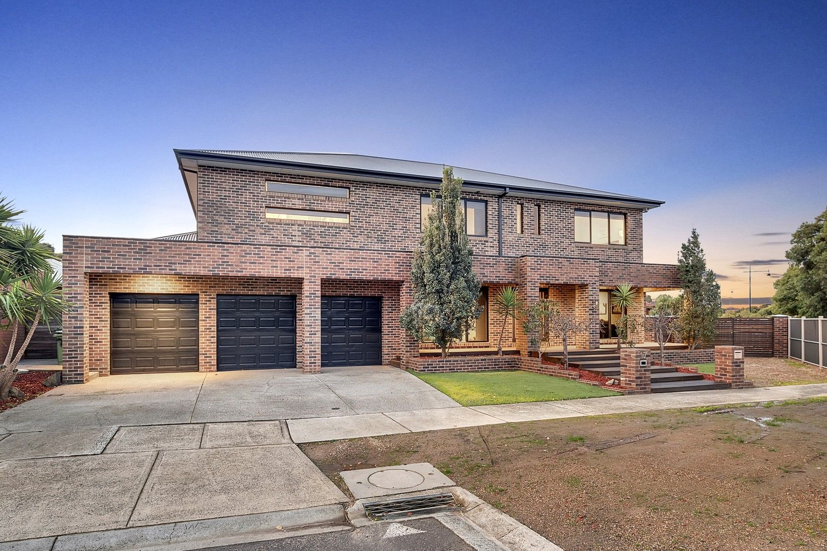 4 bedrooms House in 17 Innes Place CRAIGIEBURN VIC, 3064
