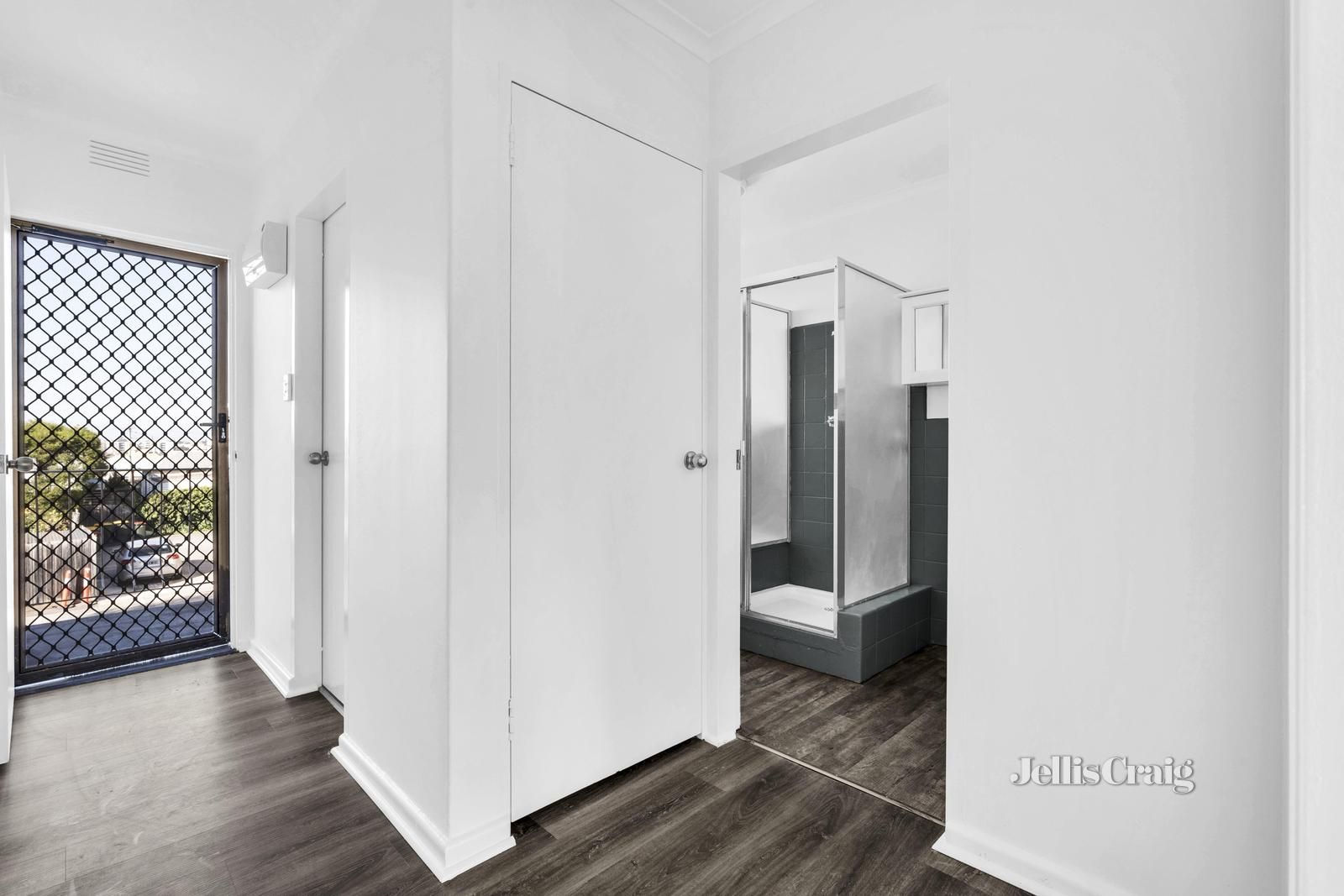 1 bedrooms Apartment / Unit / Flat in 6/20 Fitzgerald Road ESSENDON VIC, 3040