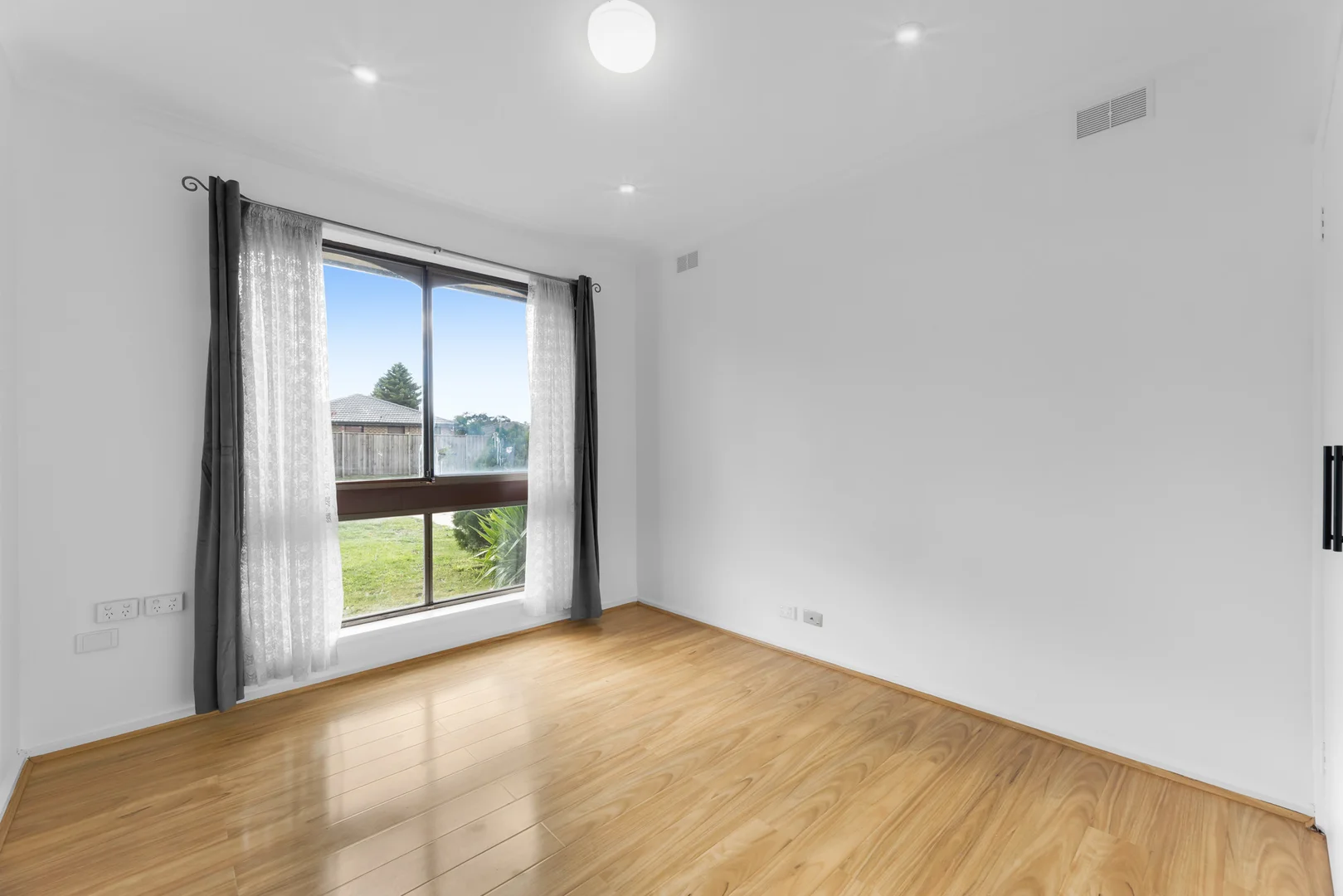 Additional image 8 of 8 Fenfield Street, Cranbourne VIC 3977