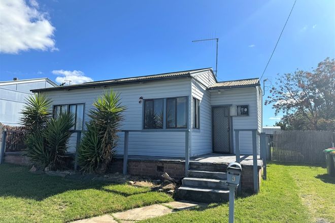 Picture of 3 Moresby Way, BATHURST NSW 2795