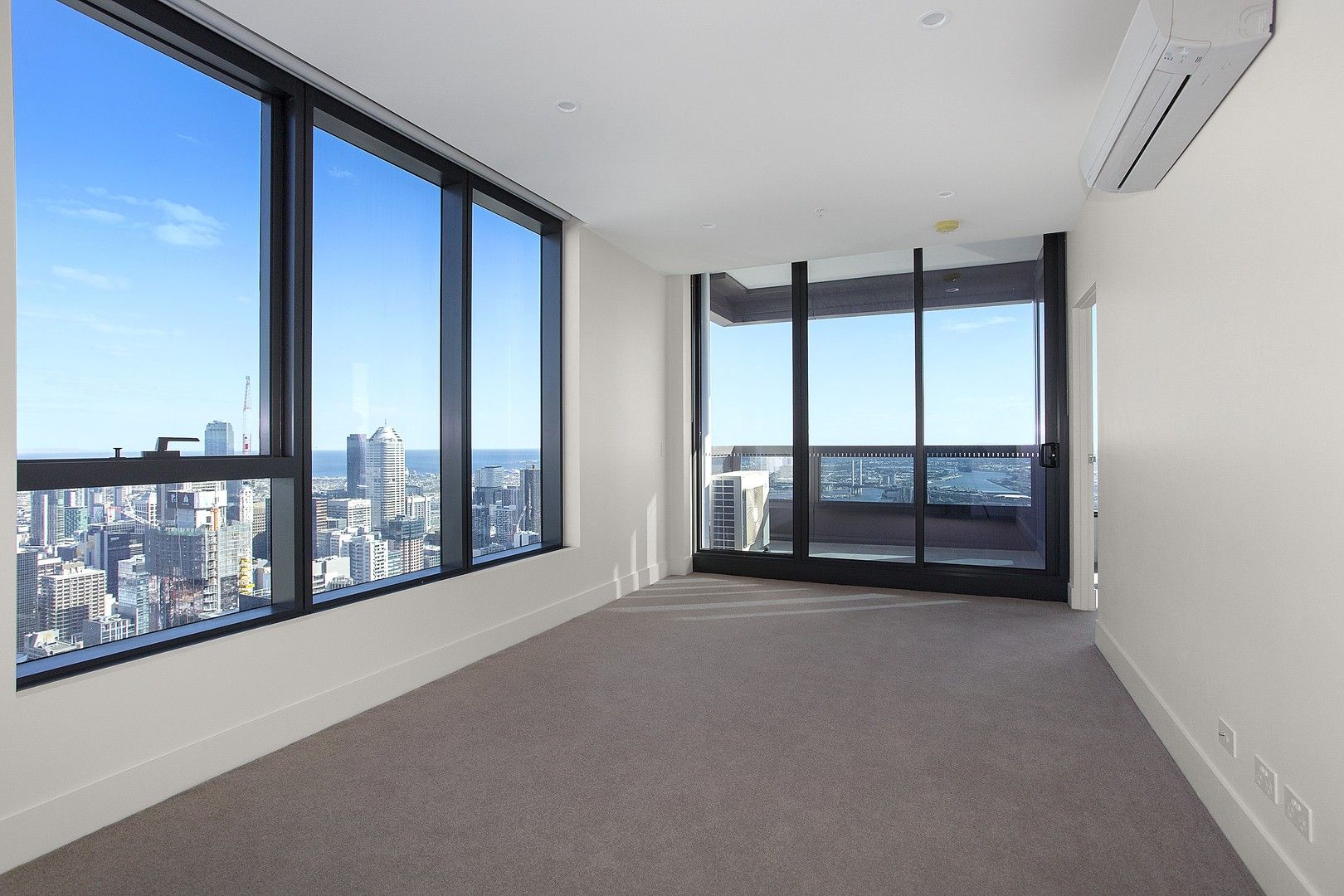 3 bedrooms Apartment / Unit / Flat in 6105/500 Elizabeth Street MELBOURNE VIC, 3000