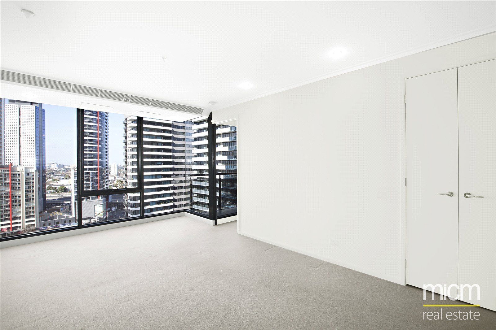 1 bedrooms Apartment / Unit / Flat in 1706/63 Whiteman Street SOUTHBANK VIC, 3006