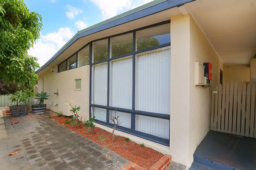 3 bedrooms House in 53 Spring Road THORNLIE WA, 6108