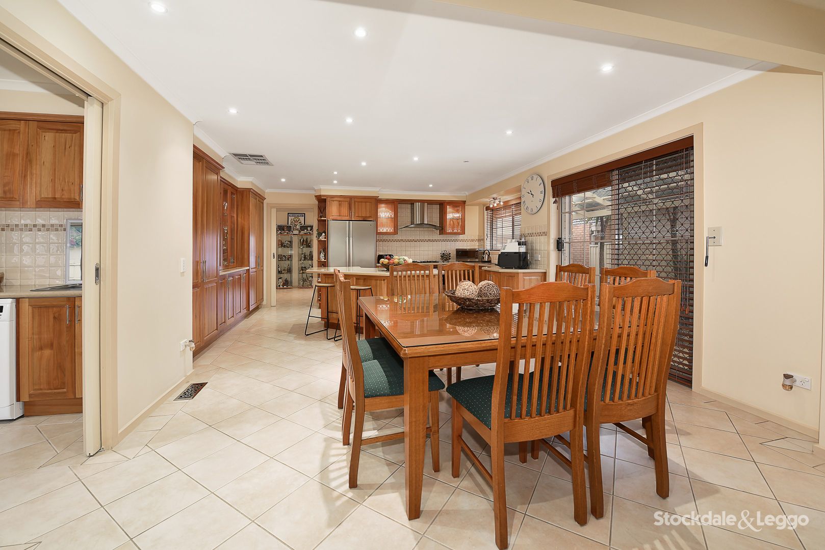 4 Silverthorn Court, Mill Park VIC 3082, Image 2