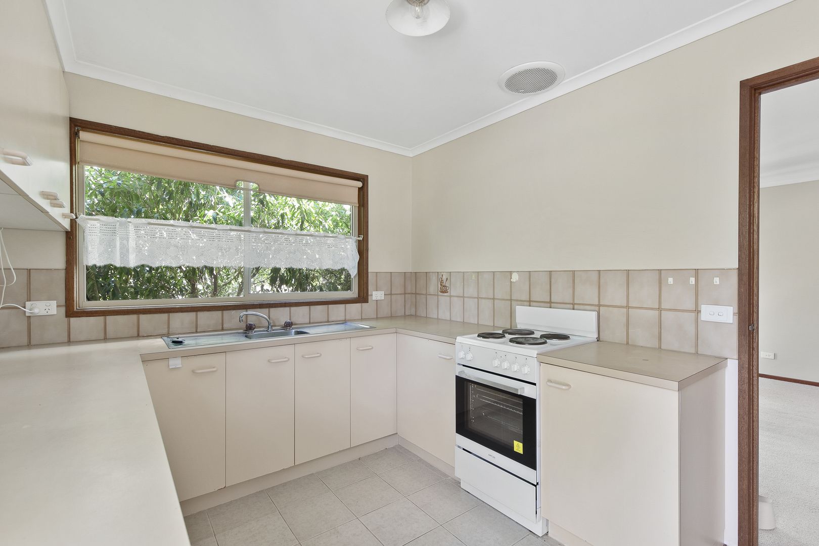 2/30 Clarey Avenue, Seymour VIC 3660, Image 2