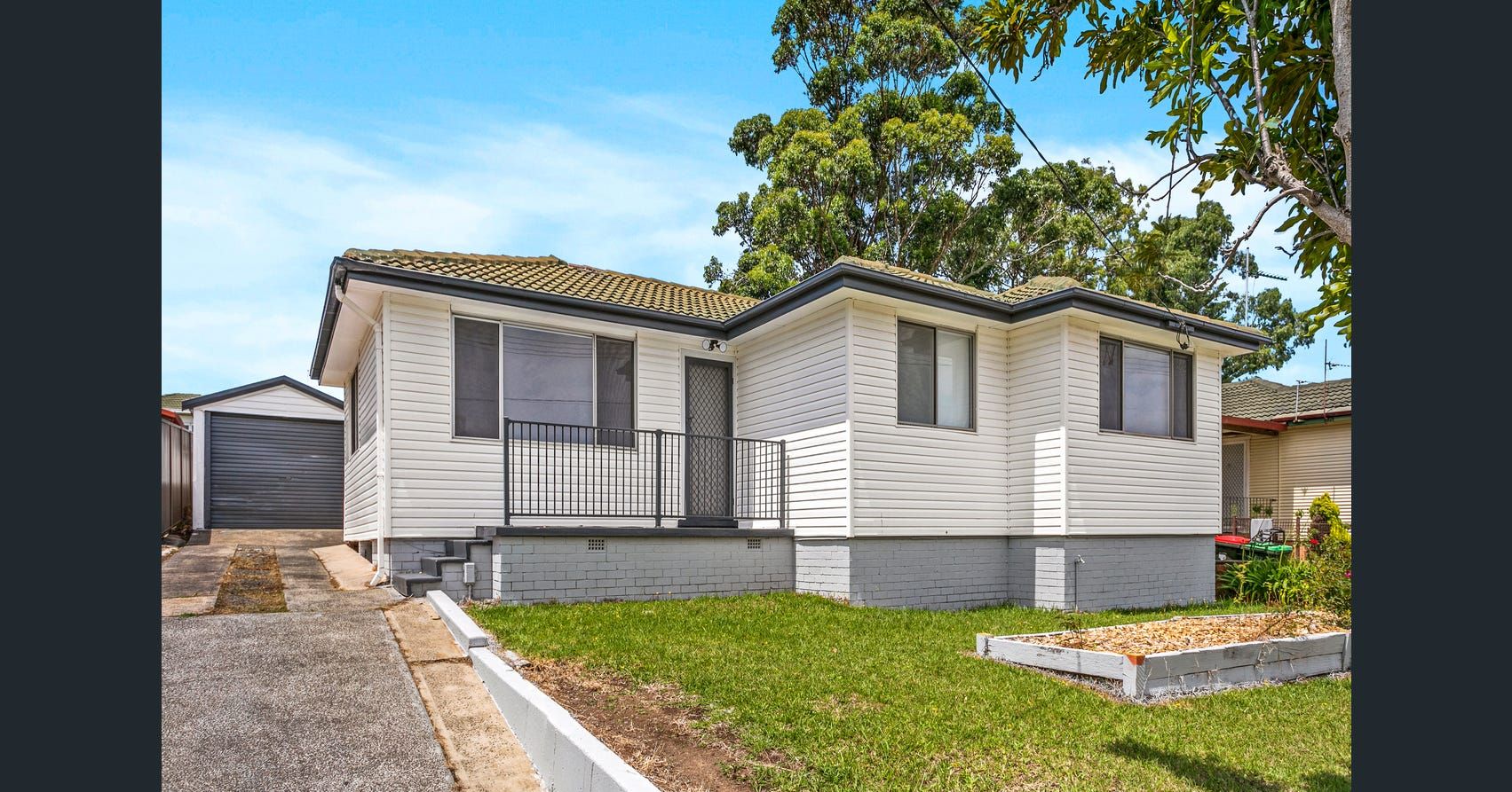 3 bedrooms House in 135 Lake Entrance Road BARRACK HEIGHTS NSW, 2528