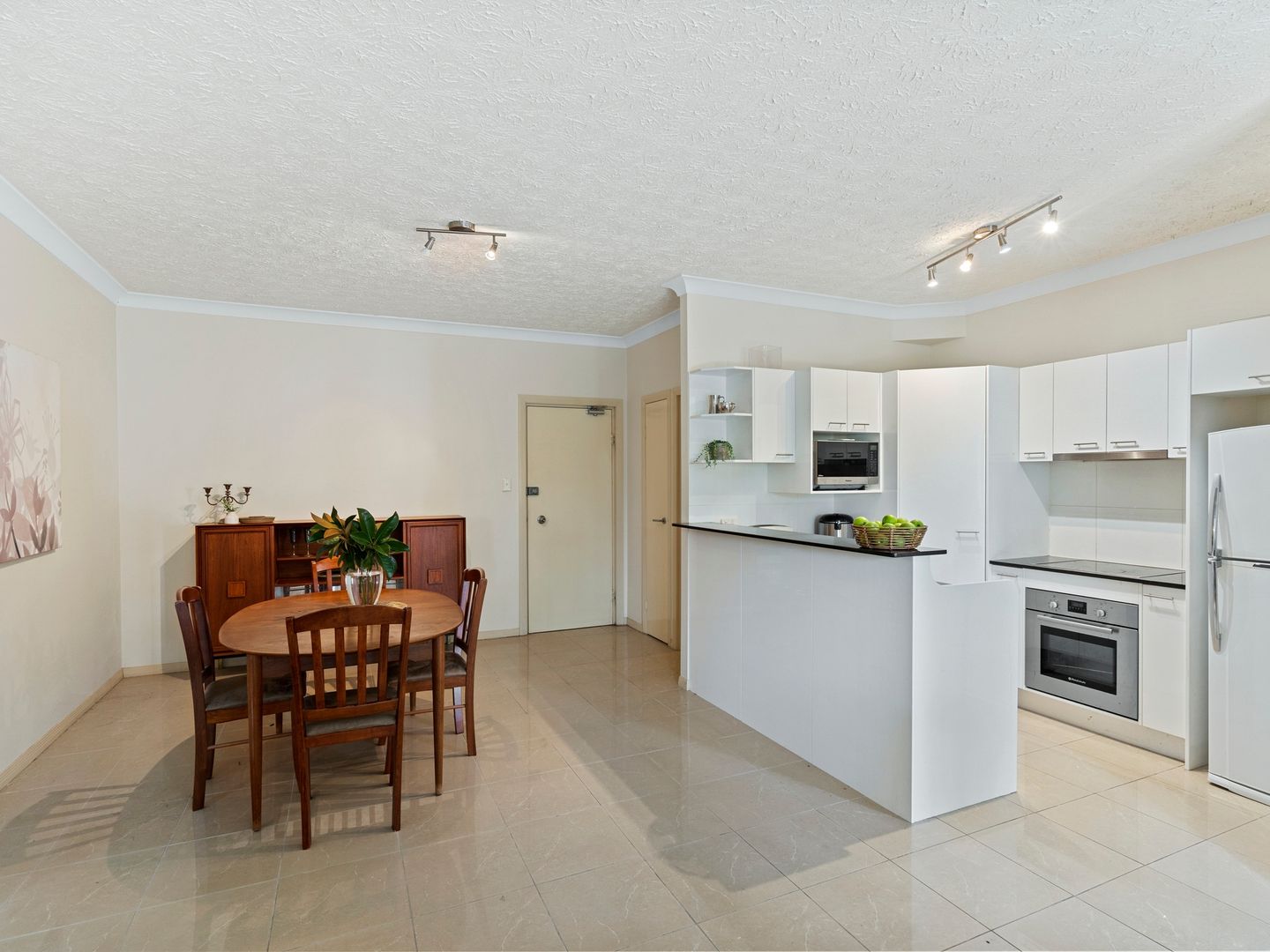 303/20 Sanders Street, Upper Mount Gravatt QLD 4122, Image 2